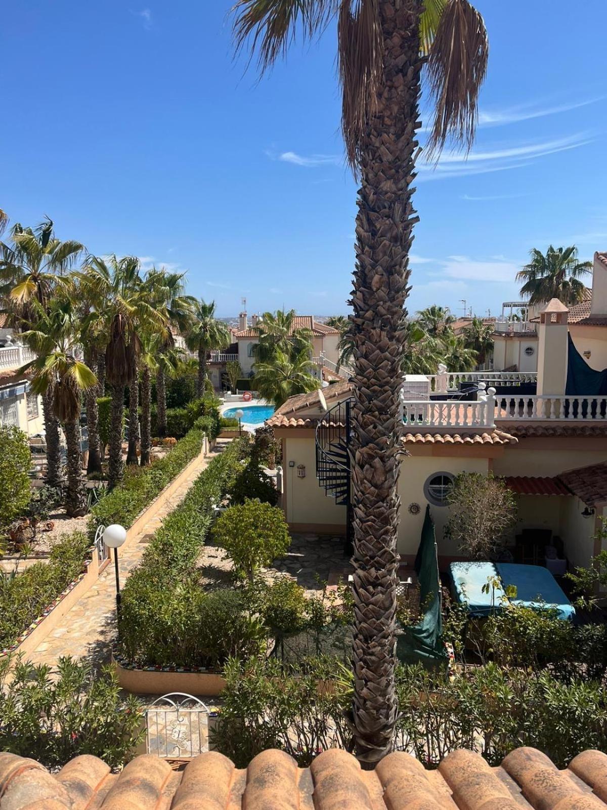 Schoenes Ruhiges Rooftop Apartment Mit Grosser Dachterrasse Торевьиа Экстерьер фото