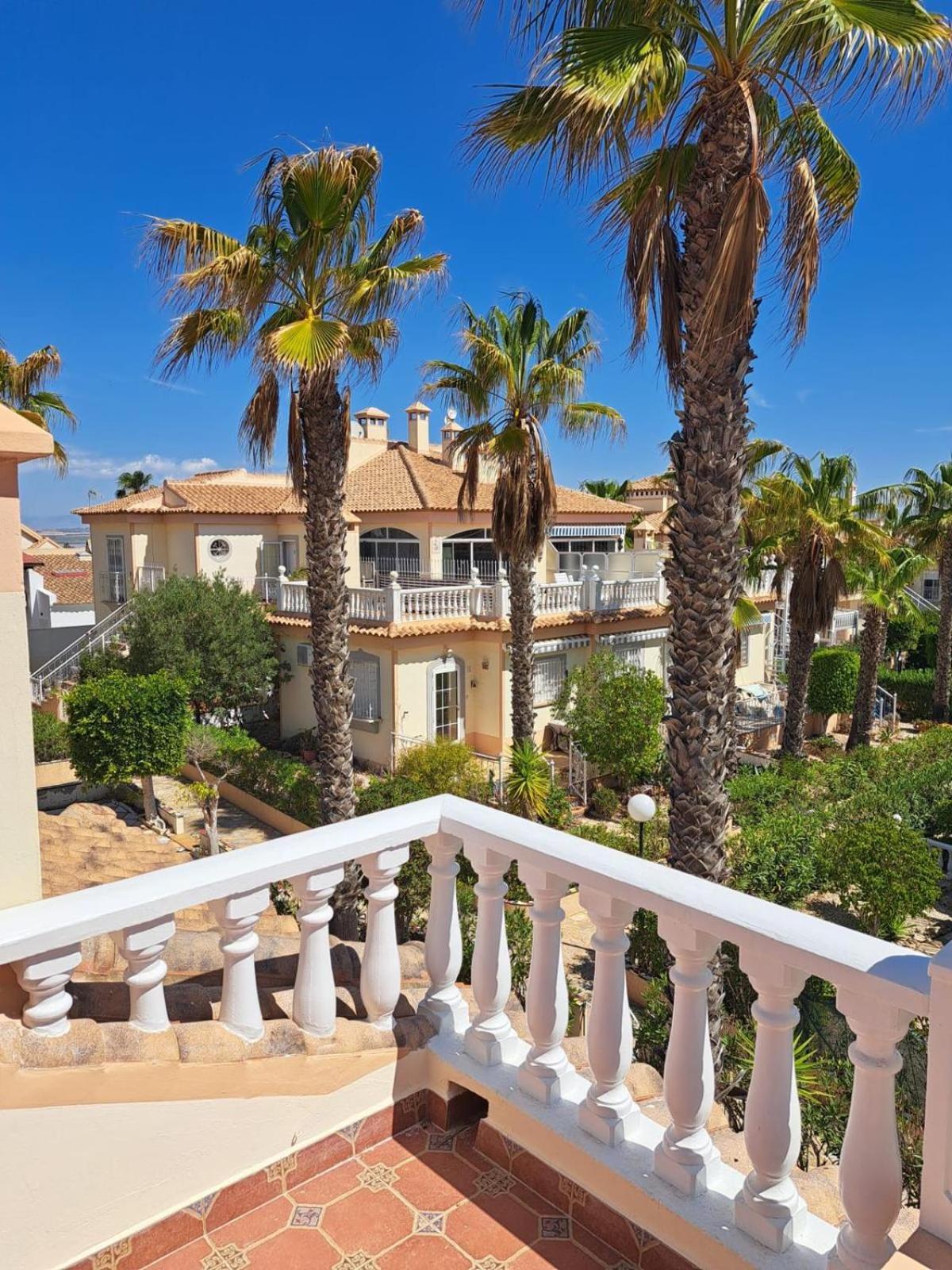 Schoenes Ruhiges Rooftop Apartment Mit Grosser Dachterrasse Торевьиа Экстерьер фото